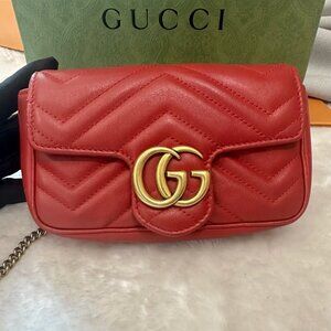 Gucci bags are new, trendy and versatile, interpreting high-end fashion attitude